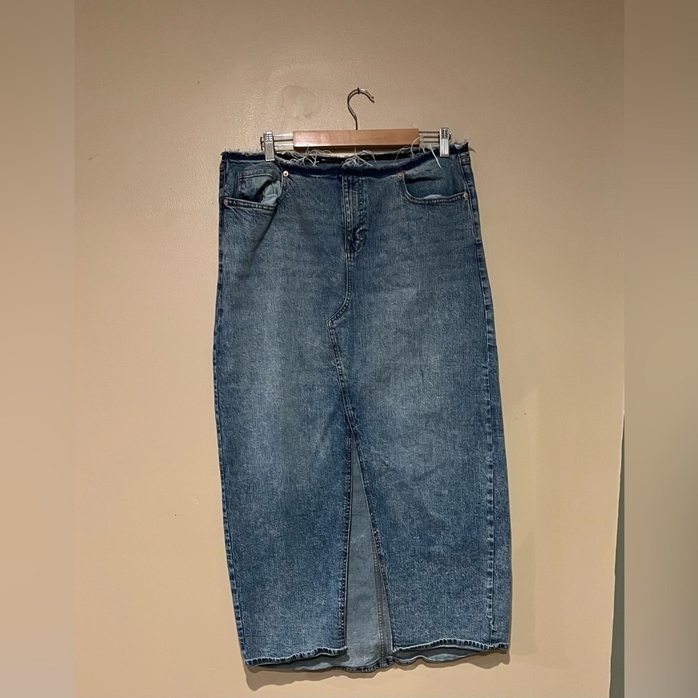 Wild Fable Mid Rise Slit Front Maxi Denim Skirt Raw Hem Medium Wash Size 16R